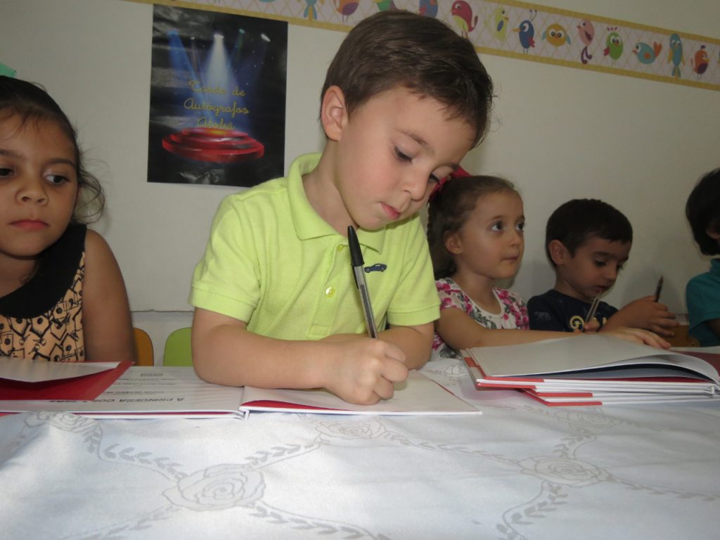 Saiba como é possível dar aula a distância para alunos da pré-escola